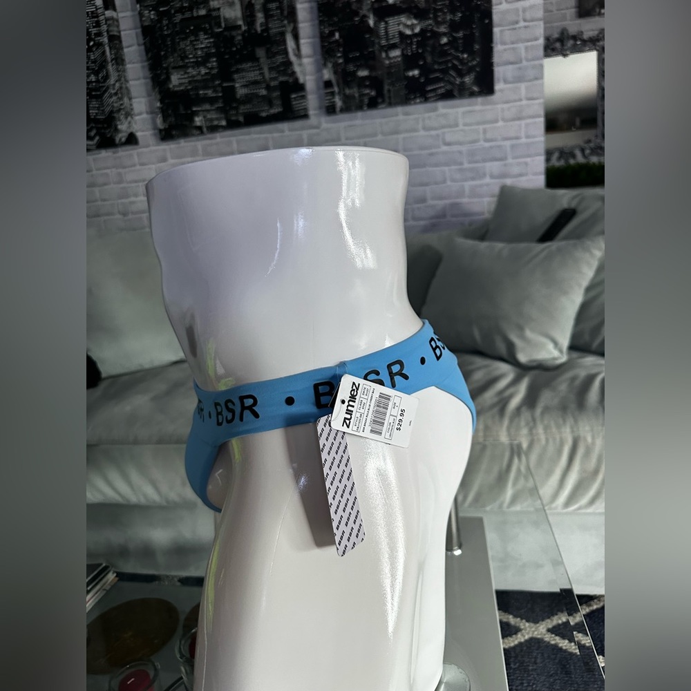 Bikini ๐ - Picture 3 of 15